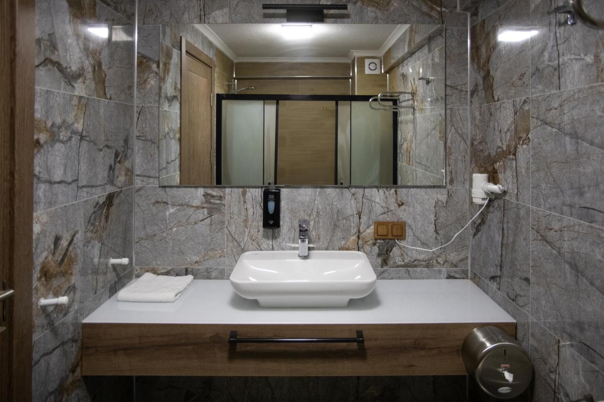 E87 Highway Otel Орен Экстерьер фото
